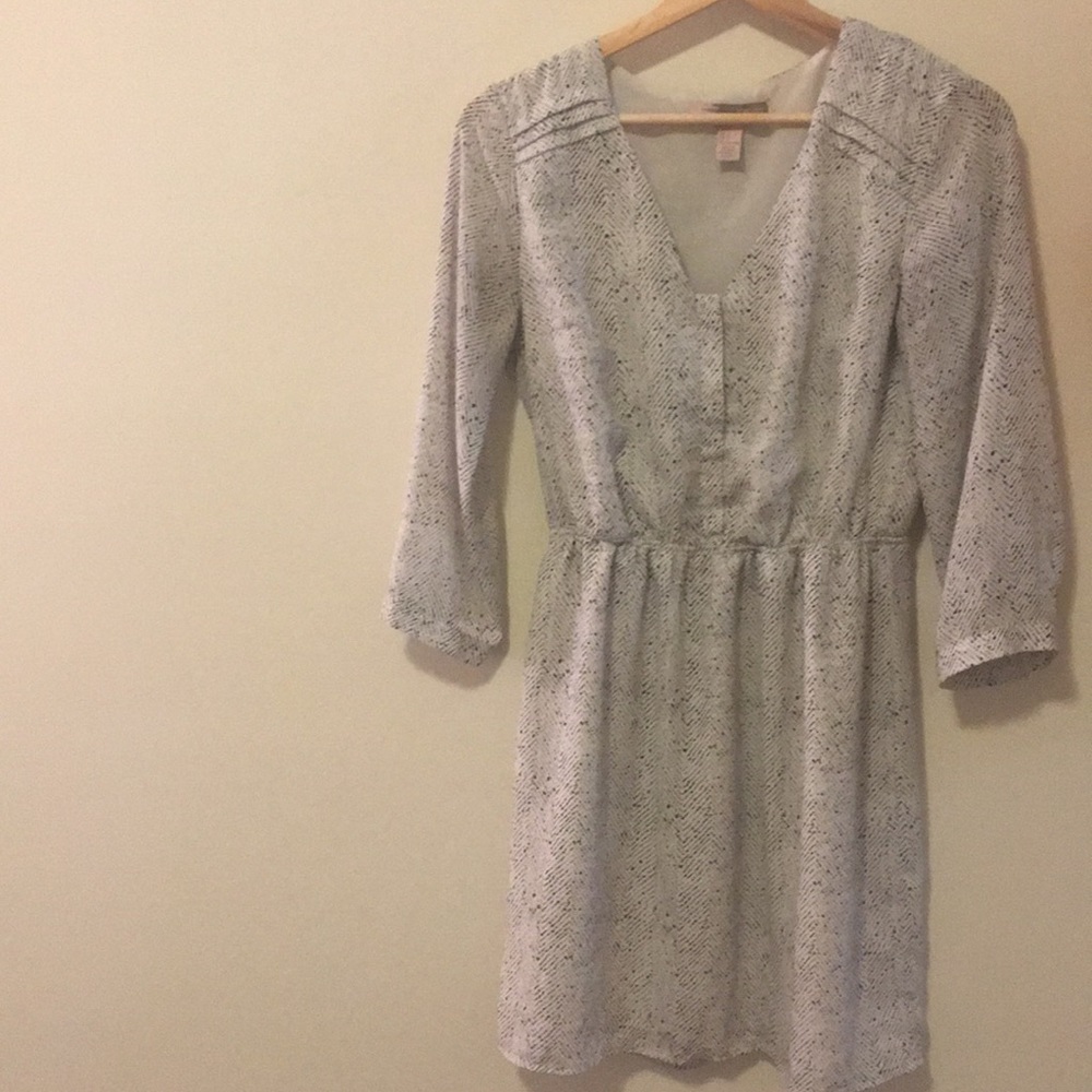 White 3/4 sleeve dress w/ black dots⚪️⚫️